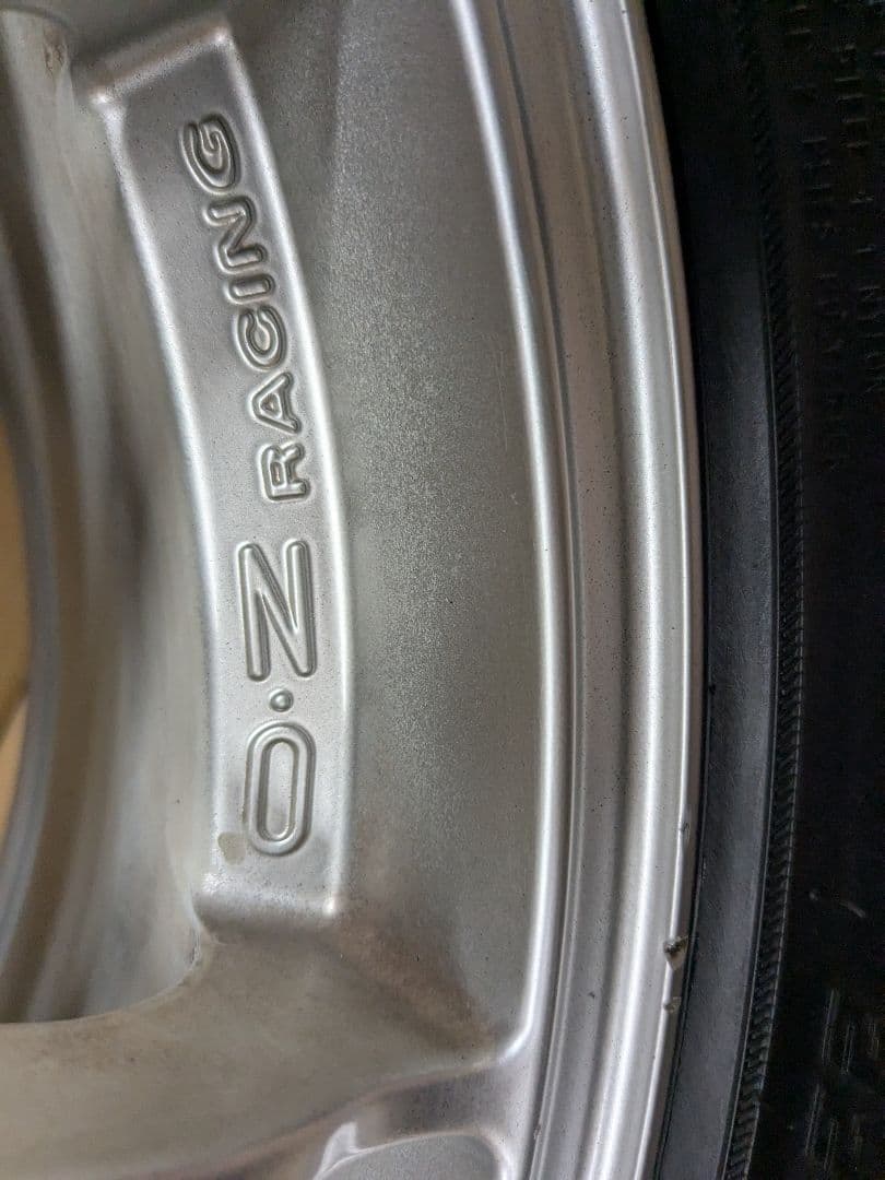 セット売り③ OZスーパーレッヅェーラ17㌅スタッドレスタイヤ 4本 Audi等