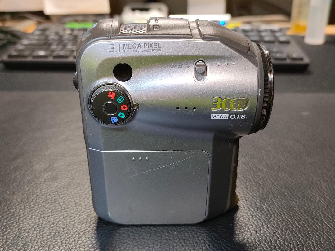 ビデオカメラ Panasonic SDR-S200