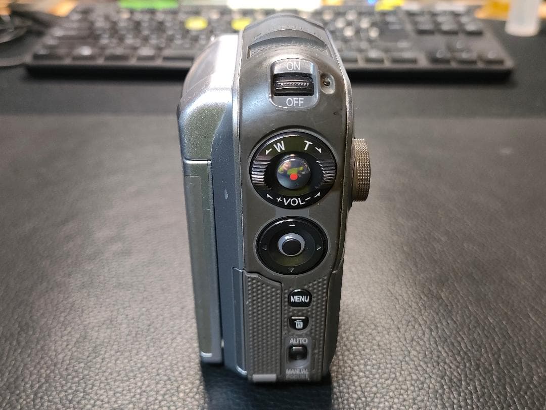 ビデオカメラ Panasonic SDR-S200